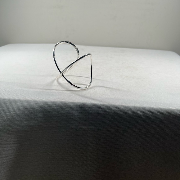 Silver Geometric Wire Bracelet - Picture 4 of 4